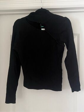Montgomery Post Kourt Open Neck Long Sleeve - M